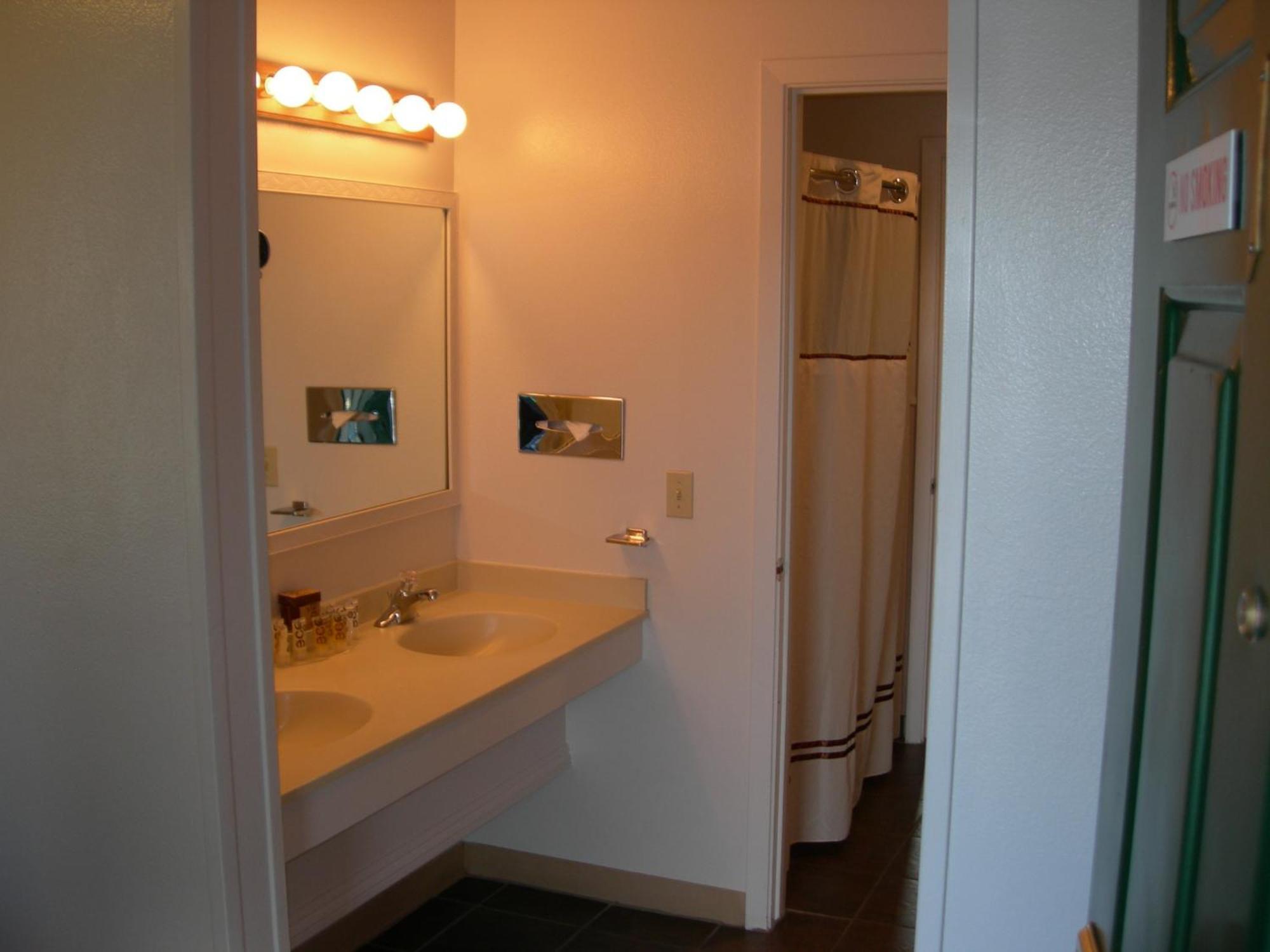 Walker River Lodge Bridgeport Rom bilde