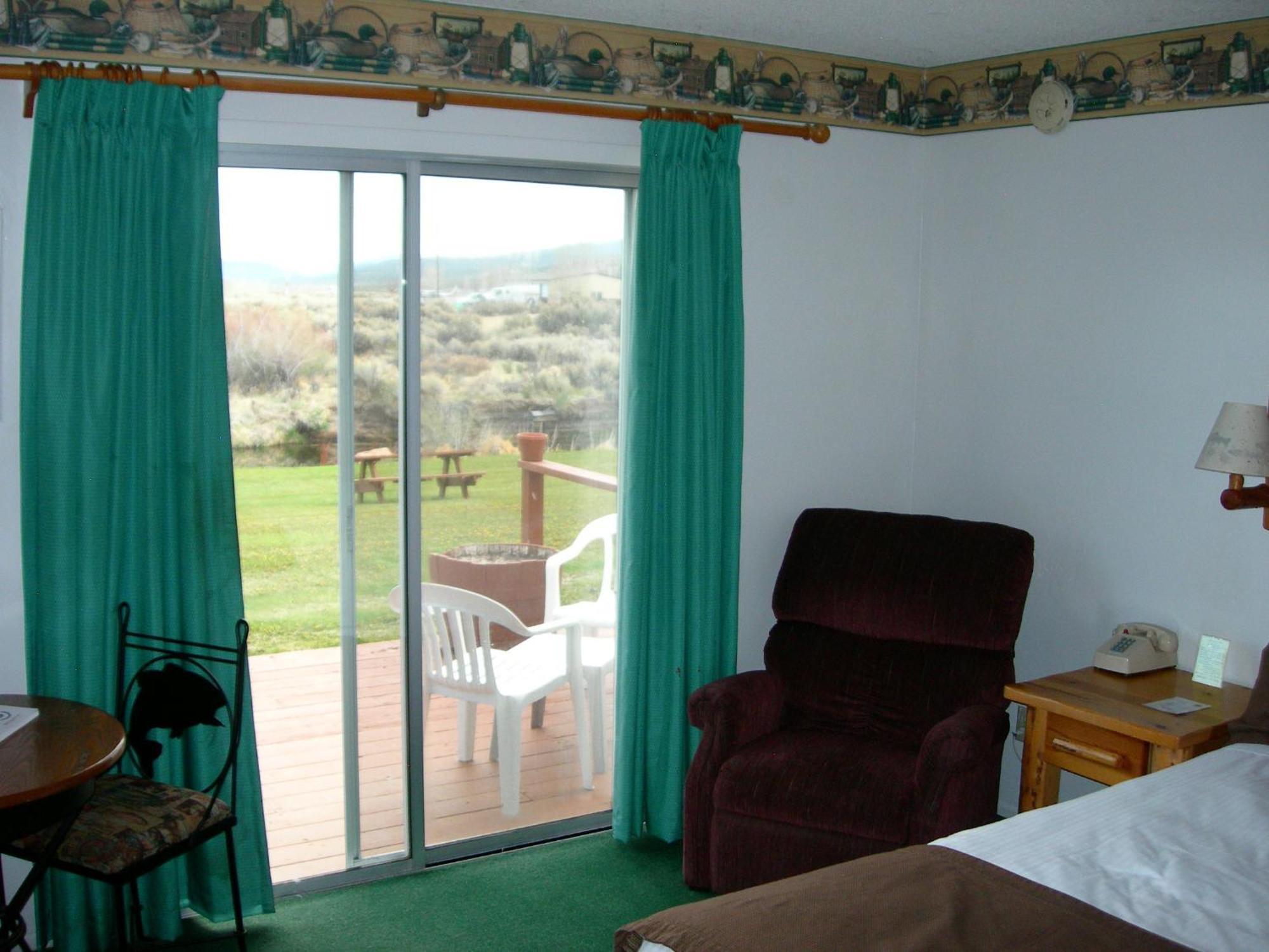 Walker River Lodge Bridgeport Rom bilde
